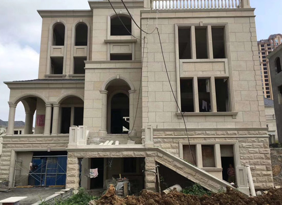 别墅外墙新选择:干挂石材的独特效果(图2) 别墅外墙新选择:干挂石材的独特效果(图2)